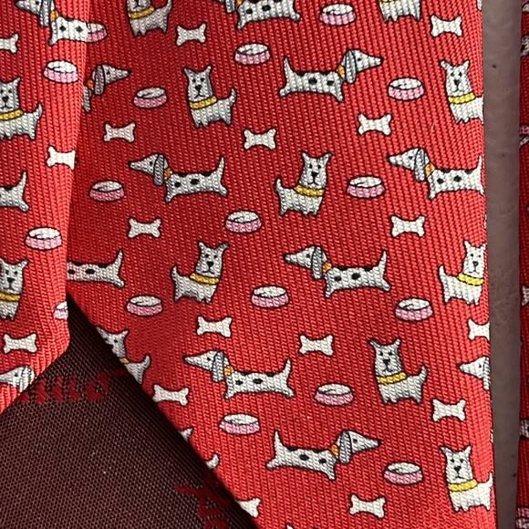 Salvatore Ferragamo Men's Silk Necktie Red/ White Dog & Bone Motif Italy Made - Picture 7 of 8